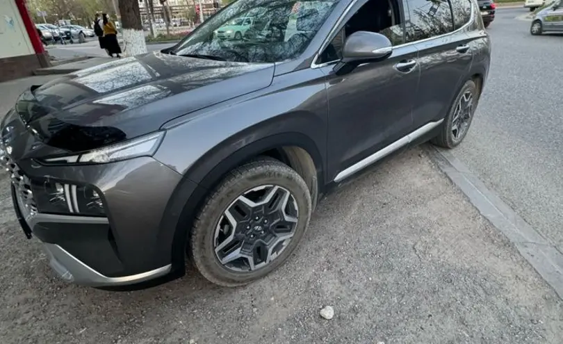 Hyundai Santa Fe 2023 года за 19 500 000 тг. в Атырау