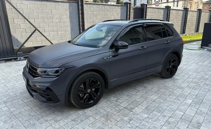 Volkswagen Tiguan 2021 года за 20 000 000 тг. в Алматы