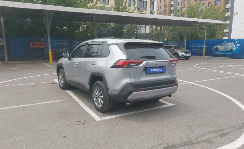 Toyota RAV4 2019 года за 11 000 000 тг. в Алматы фото 4