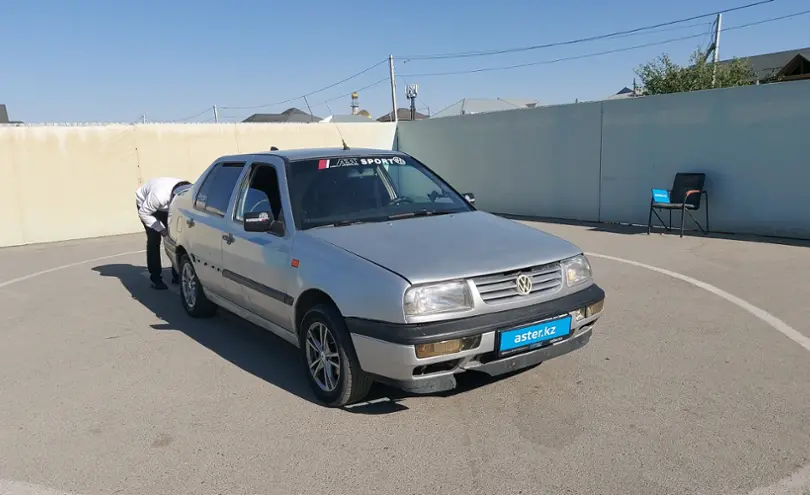Volkswagen Vento 1994 года за 1 000 000 тг. в Шымкент фото 2