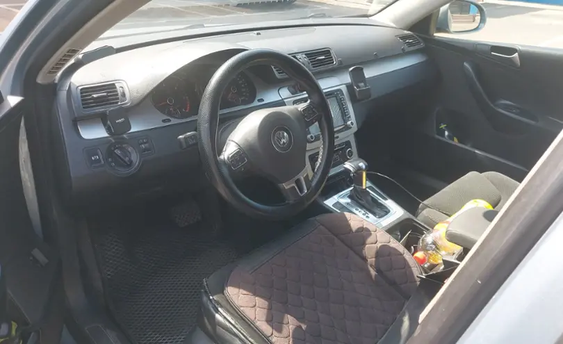Volkswagen Passat 2010 года за 2 750 000 тг. в Алматы фото 5