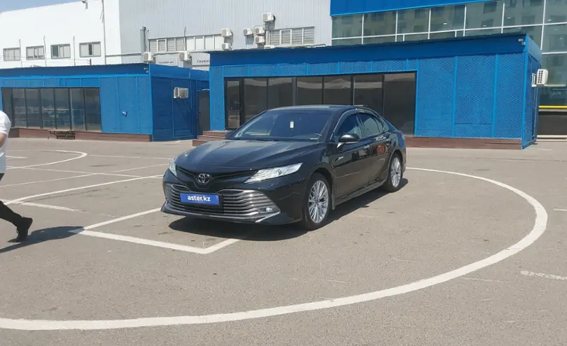 Toyota Camry 2019 года за 12 000 000 тг. в Алматы