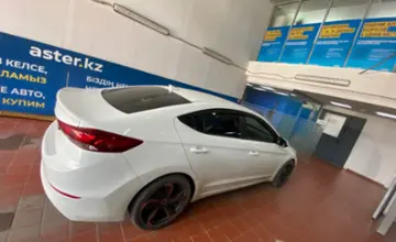 Hyundai Elantra 2018 года за 7 000 000 тг. в Астана фото 4