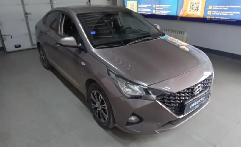Hyundai Accent 2021 года за 7 200 000 тг. в Уральск фото 3