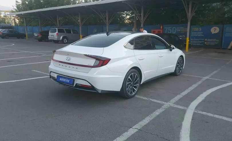 Hyundai Sonata 2022 года за 12 000 000 тг. в Алматы фото 3
