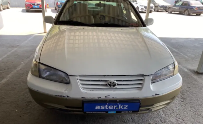 Toyota Camry 1998 года за 3 000 000 тг. в Алматы фото 2