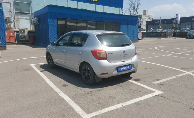 Renault Sandero 2014 года за 4 000 000 тг. в Алматы фото 4