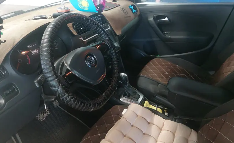 Volkswagen Polo 2015 года за 5 500 000 тг. в Астана фото 5