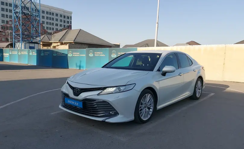 Toyota Camry 2018 года за 13 800 000 тг. в Шымкент