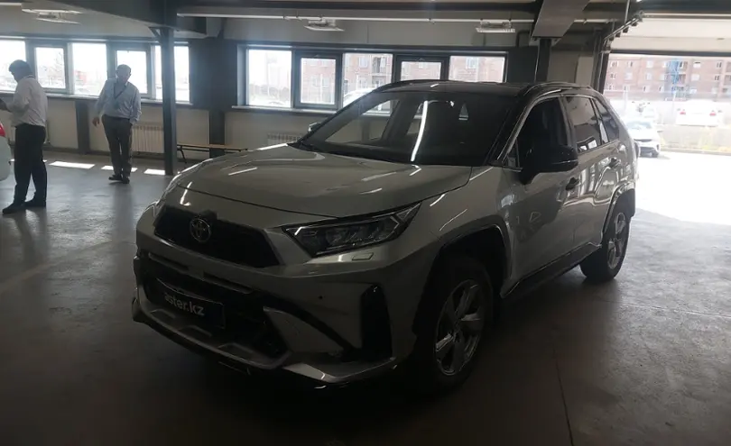 Toyota RAV4 2021 года за 17 000 000 тг. в Астана