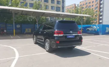 Toyota Land Cruiser 2017 года за 32 000 000 тг. в Алматы фото 4