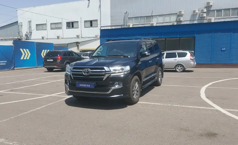 Toyota Land Cruiser 2017 года за 32 000 000 тг. в Алматы