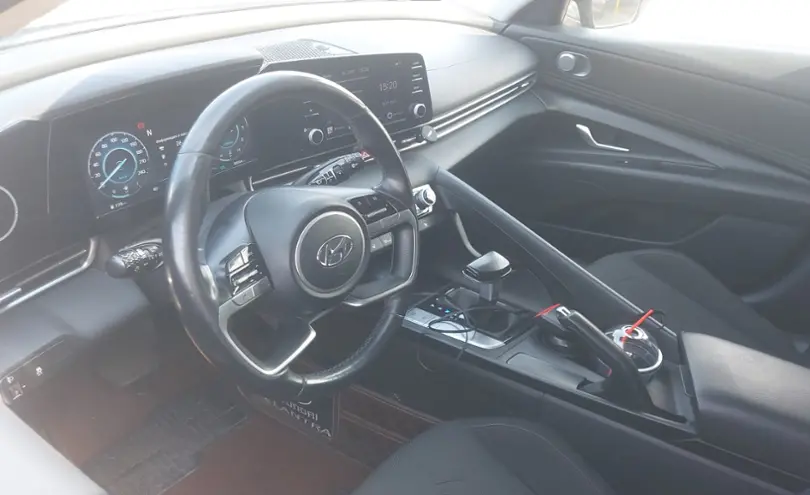 Hyundai Elantra 2023 года за 9 500 000 тг. в Алматы фото 5