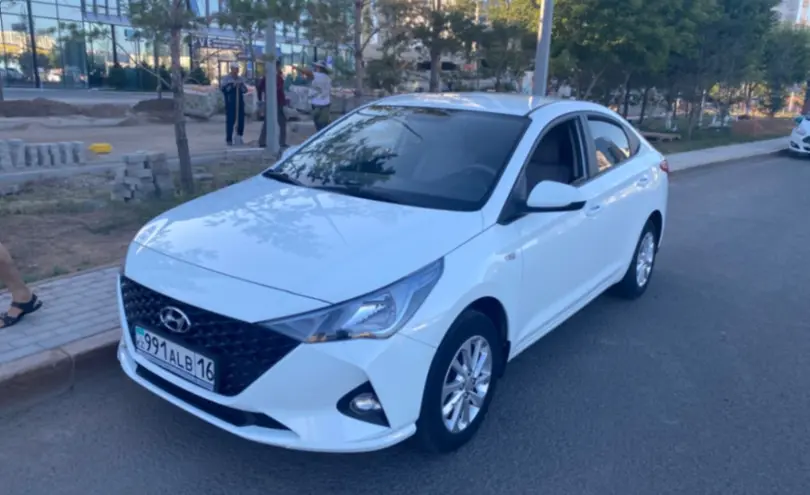 Hyundai Accent 2020 года за 6 000 000 тг. в Астана