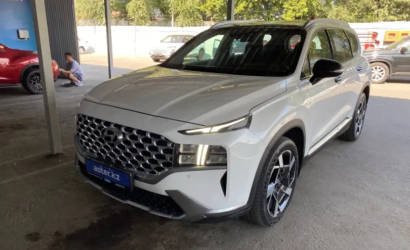 Hyundai Santa Fe 2022 года за 18 000 000 тг. в Алматы