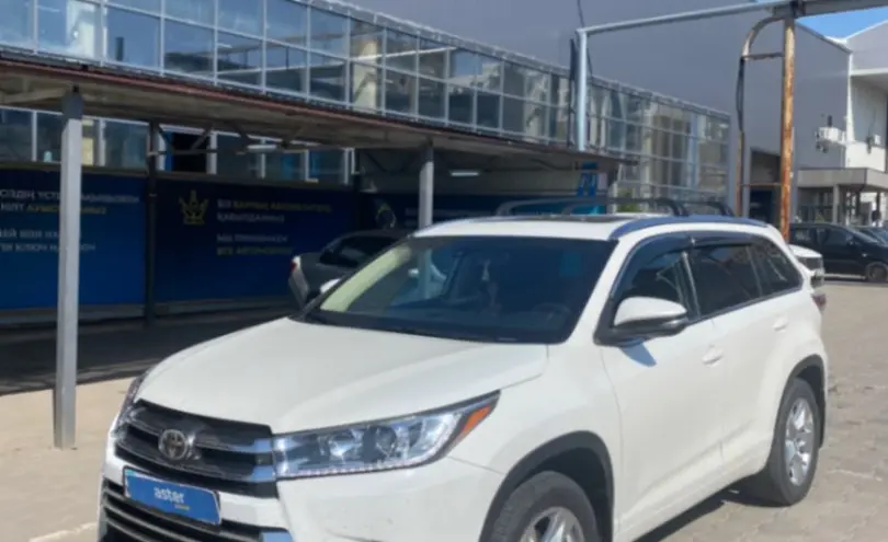 Toyota Highlander 2016 года за 15 000 000 тг. в Караганда