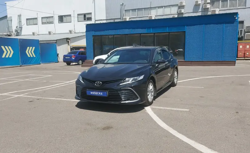 Toyota Camry 2021 года за 13 700 000 тг. в Алматы
