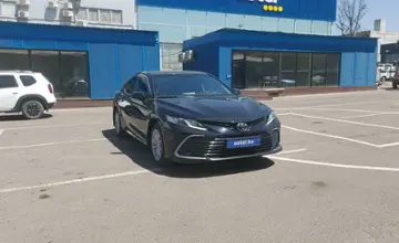 Toyota Camry 2021 года за 13 700 000 тг. в Алматы фото 2