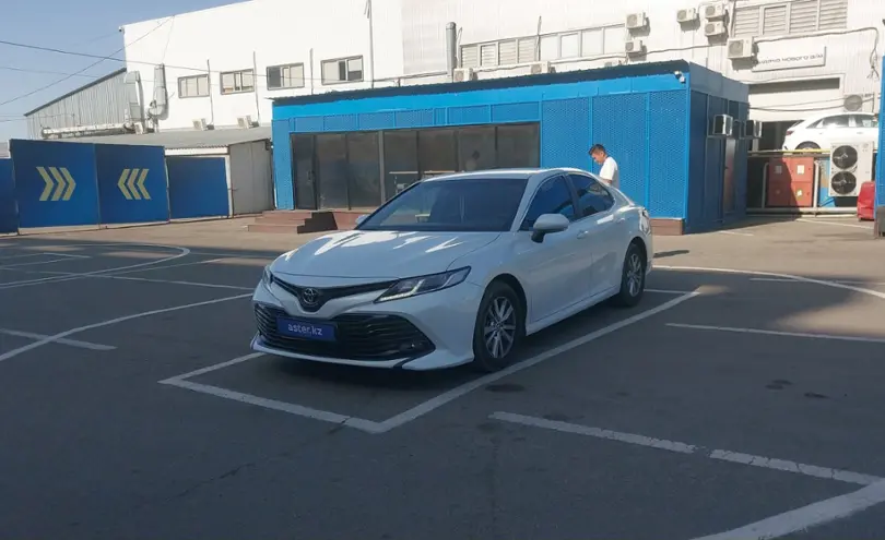 Toyota Camry 2020 года за 12 000 000 тг. в Алматы