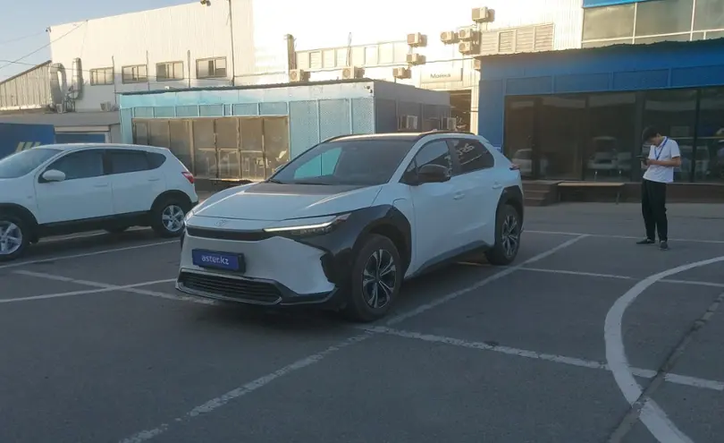 Toyota bZ4X 2023 года за 10 500 000 тг. в Алматы