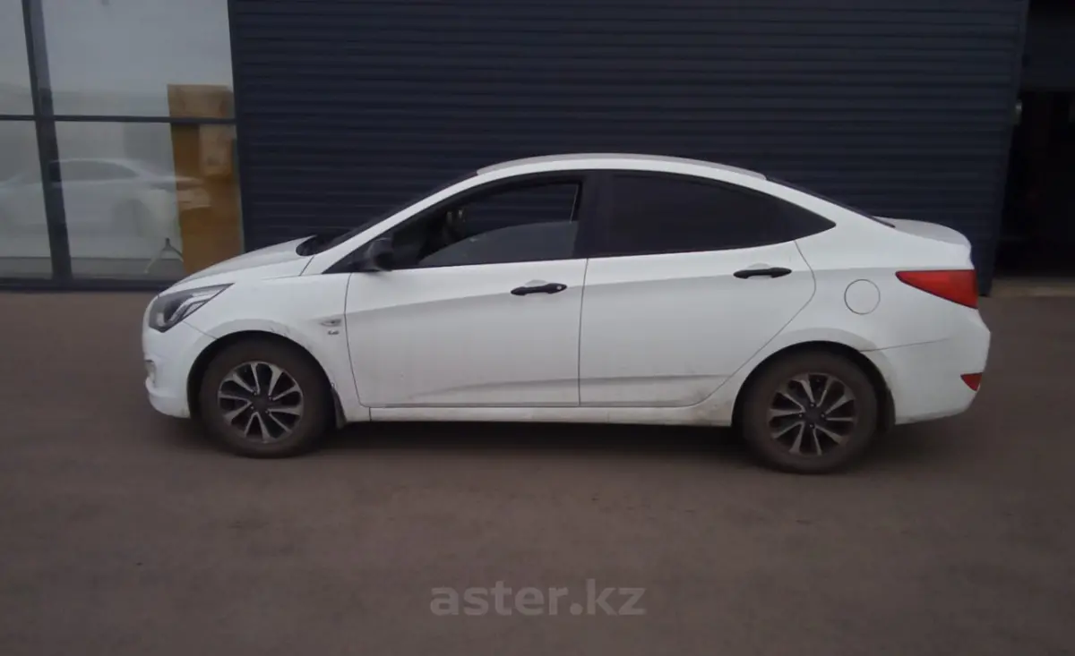 Hyundai Solaris 2015