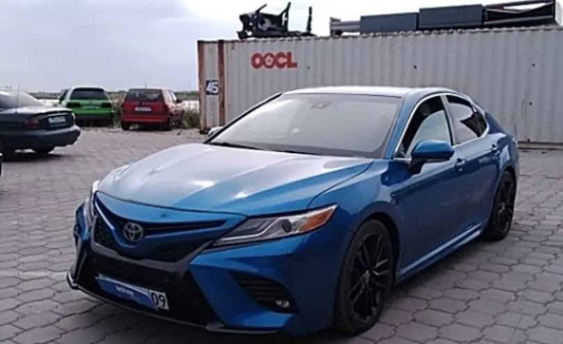 Toyota Camry 2017 года за 10 000 000 тг. в Караганда