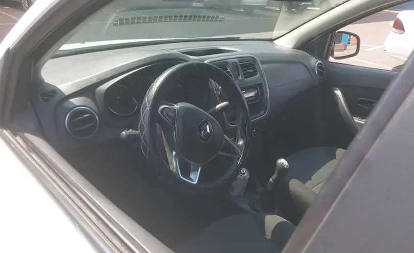 Renault Logan 2018 года за 2 500 000 тг. в Алматы фото 5