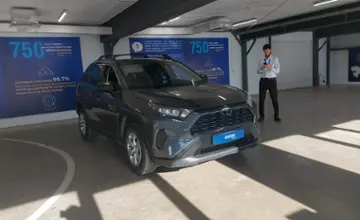 Toyota RAV4 2021 года за 12 500 000 тг. в Астана фото 2