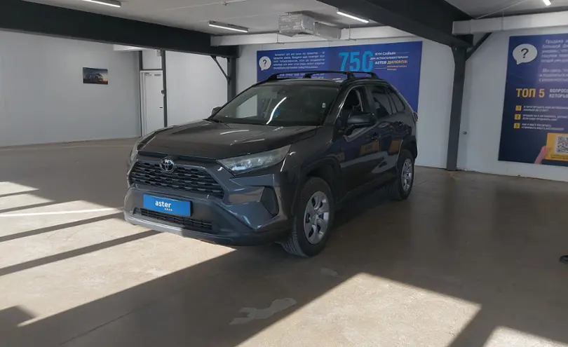 Toyota RAV4 2021 года за 12 500 000 тг. в Астана