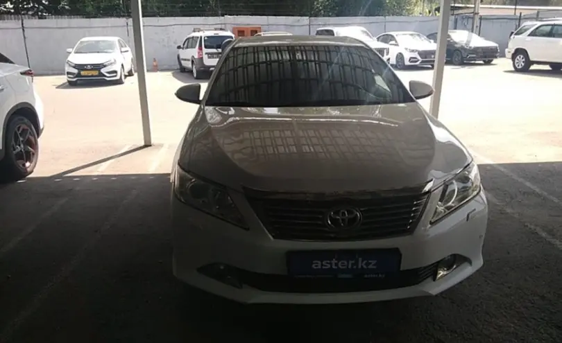 Toyota Camry 2014 года за 11 500 000 тг. в Алматы фото 2