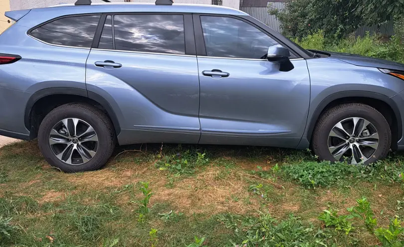 Toyota Highlander 2023 года за 25 000 000 тг. в Алматы