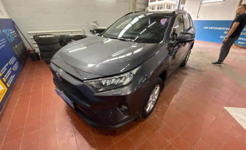 Toyota RAV4 2019 года за 40 000 000 тг. в Астана