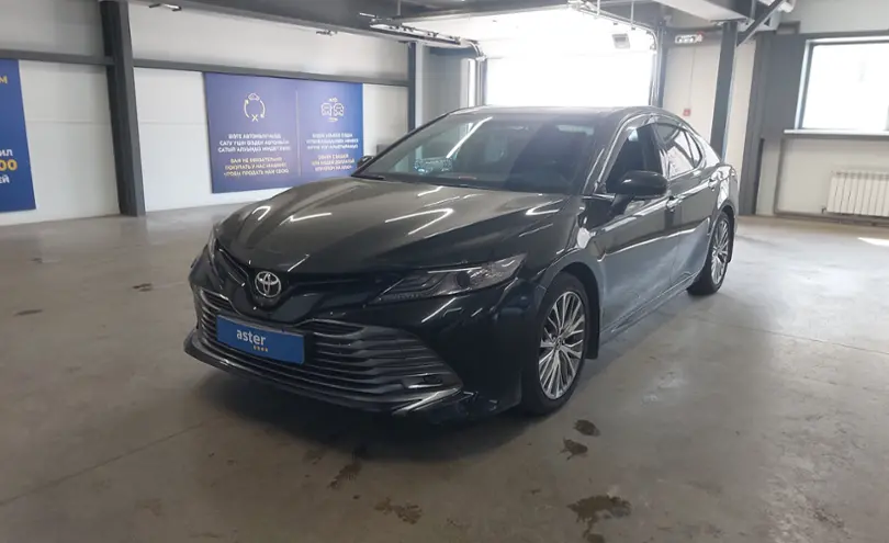 Toyota Camry 2019 года за 16 000 000 тг. в Астана