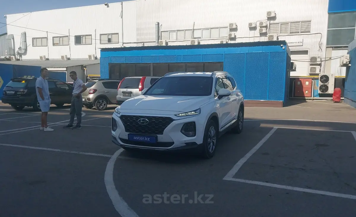 Hyundai Santa Fe 2020 года за 15 000 000 тг. в Алматы