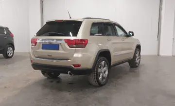Jeep Grand Cherokee 2011 года за 9 290 000 тг. в Астана