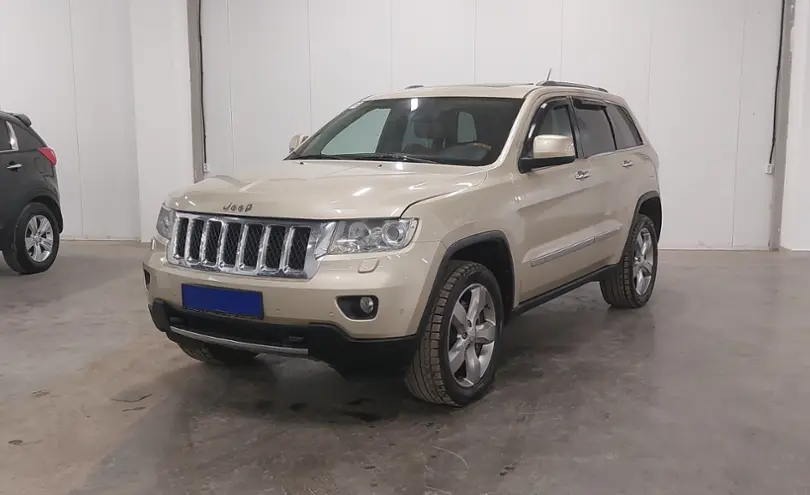 Jeep Grand Cherokee 2011 года за 10 590 000 тг. в Астана