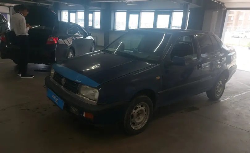 Volkswagen Vento 1994 года за 490 000 тг. в Астана