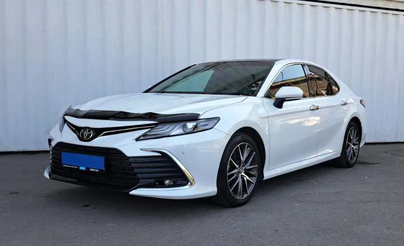 Toyota Camry 2022 года за 14 590 000 тг. в Алматы