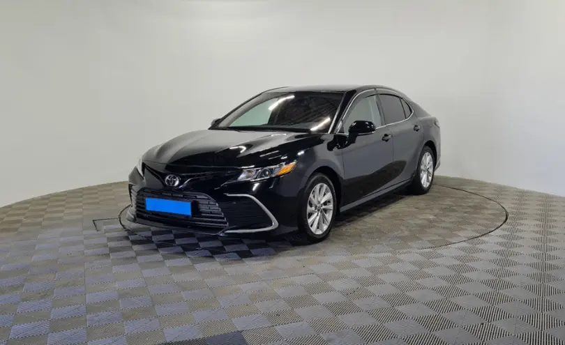 Toyota Camry 2023 года за 14 500 000 тг. в Алматы