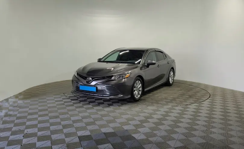 Toyota Camry 2019 года за 11 330 000 тг. в Алматы
