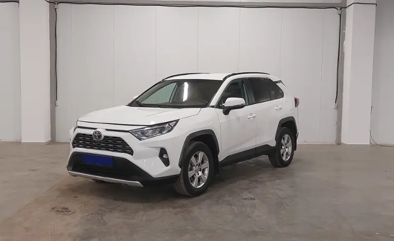 Toyota RAV4 2019 года за 11 420 000 тг. в Астана