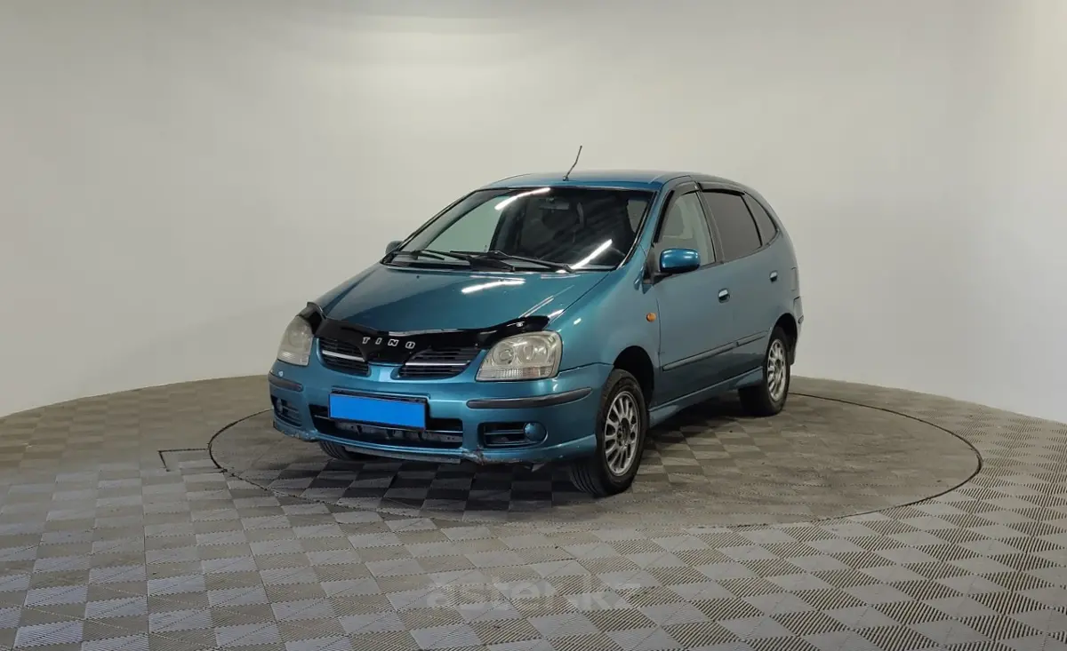 2003 Nissan Almera Tino