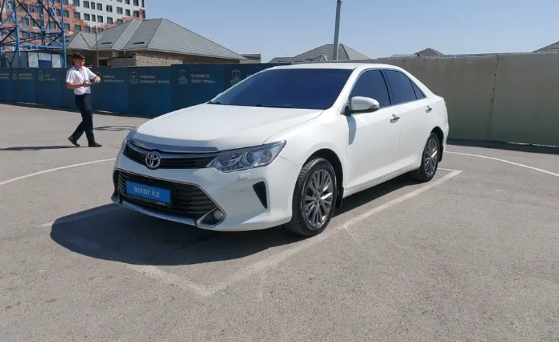 Toyota Camry 2015 года за 10 990 000 тг. в Шымкент
