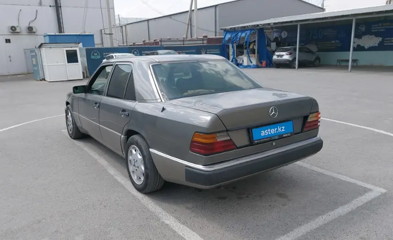 Mercedes-Benz W124 1993 года за 1 800 000 тг. в Шымкент фото 4