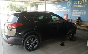 Toyota RAV4 2015 года за 10 100 000 тг. в Алматы фото 4