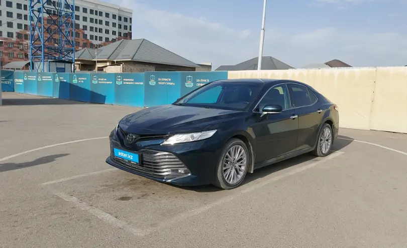 Toyota Camry 2020 года за 14 000 000 тг. в Шымкент