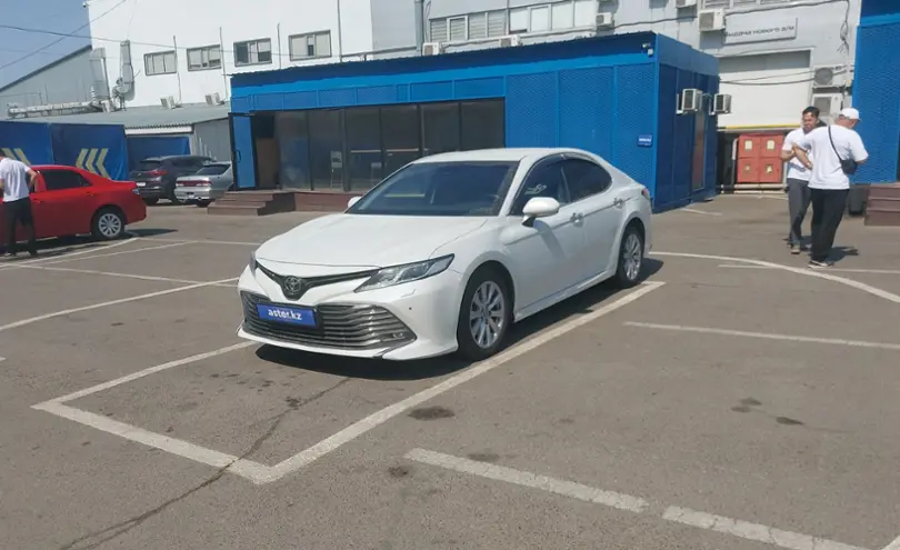 Toyota Camry 2020 года за 12 500 000 тг. в Алматы