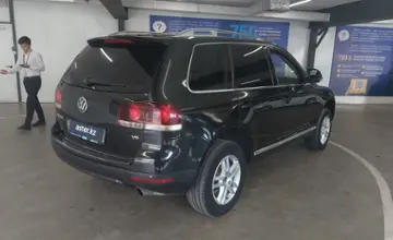 Volkswagen Touareg 2007 года за 5 190 000 тг. в Астана фото 3