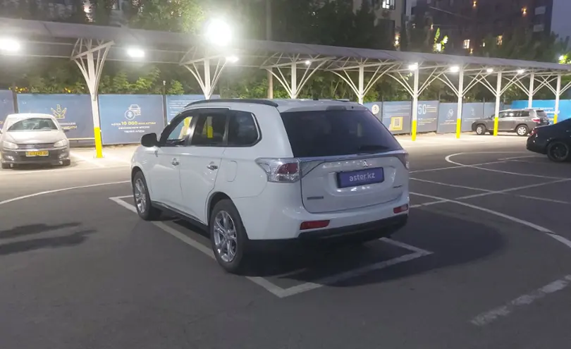 Mitsubishi Outlander 2012 года за 8 000 000 тг. в Алматы фото 4