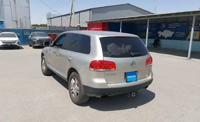 Volkswagen Touareg 2005 года за 4 800 000 тг. в Шымкент фото 4